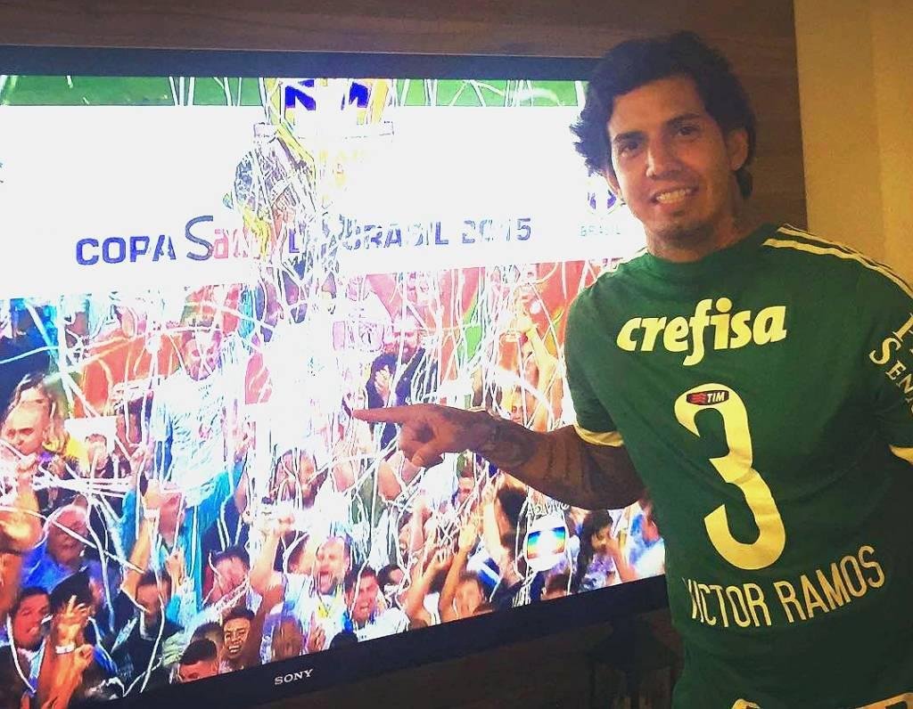 Victor Ramos, de 31 anos, ex-zagueiro de Gois, Vitria e Palmeiras, rescindiu seu contrato com o CRB no fim do ano passado e est sem clube desde ento.