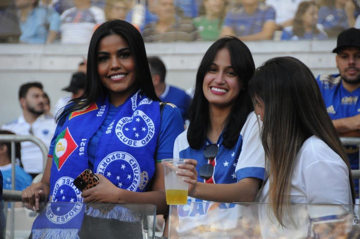 Fotos da torcida do Cruzeiro, no Mineiro, na partida contra a Ponte Preta pela 13 rodada da Srie B do Campeonato Brasileiro. Mineiro recebeu grande pblico mais uma vez