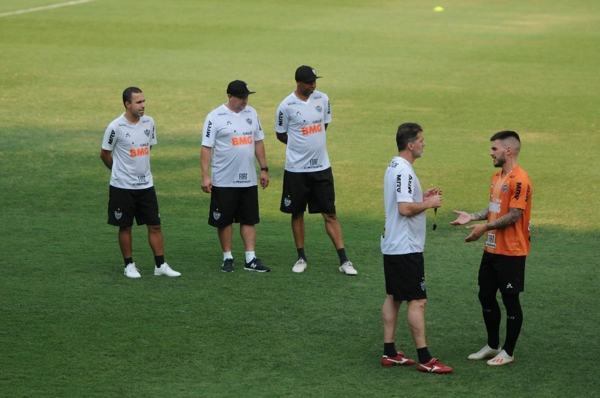 Vagner Mancini e Luan concederam entrevista na Cidade do Galo
