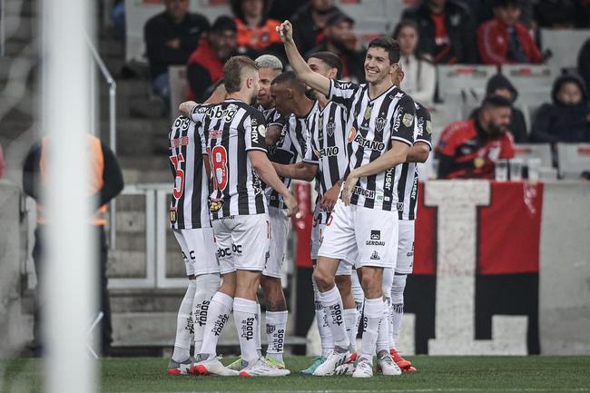Neste domingo (17), o Atltico enfrentou o Athletico-PR pela segunda rodada da Srie A do Campeonato Brasileiro. A partida foi realizada na Arena da Baixada, em Curitiba.