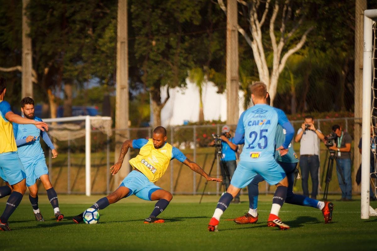 Imagens do treinamento do Cruzeiro s vsperas de duelo contra o Cear, pelo Brasileiro