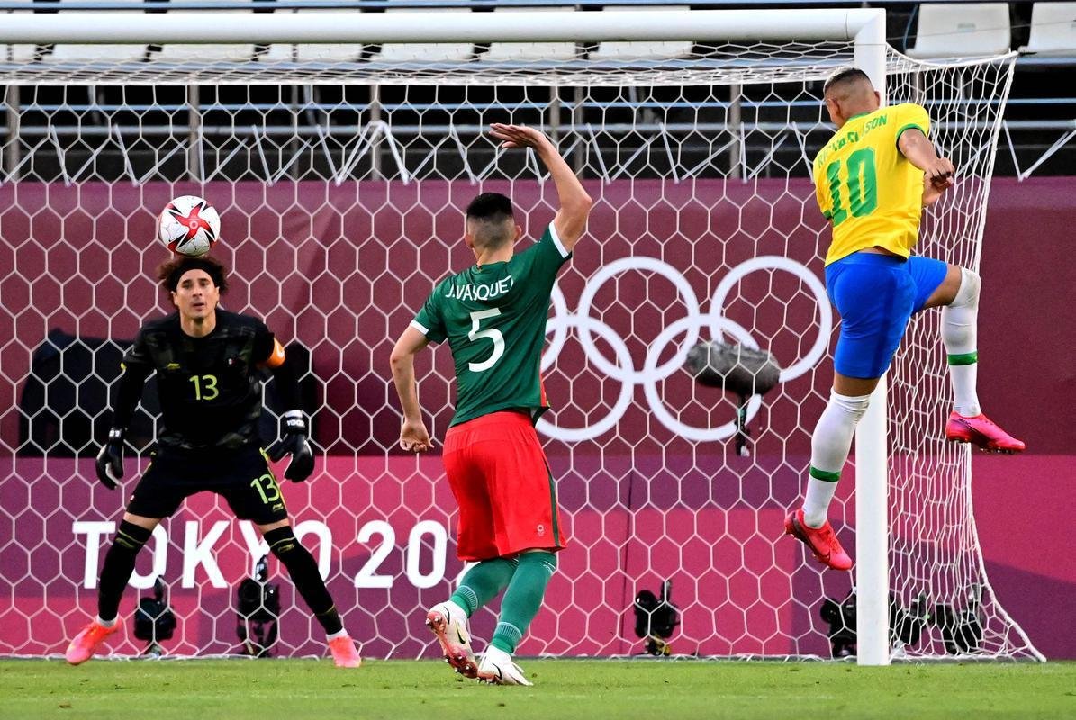 Fotos da vitria do Brasil sobre o Mxico, na semifinal do futebol masculino