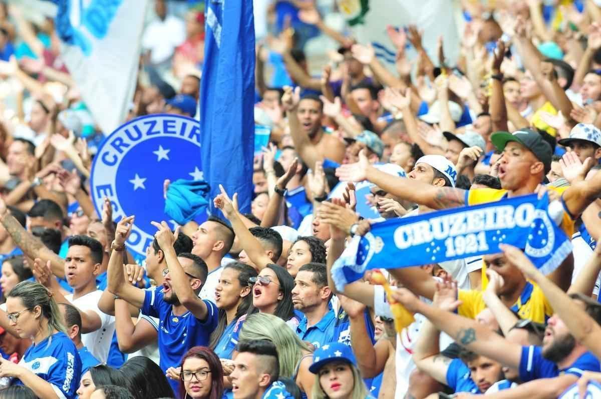 Torcida do Cruzeiro no clssico contra o Atltico, no Mineiro, pela 10 rodada do Estadual