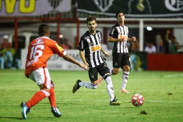 Veja imagens do jogo entre Tombense e Atltico