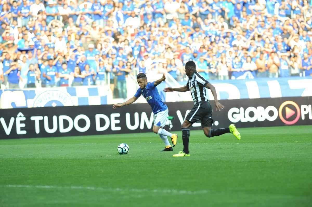 Imagens do jogo entre Cruzeiro e Botafogo, pela 19 rodada do Brasileiro, no Mineiro