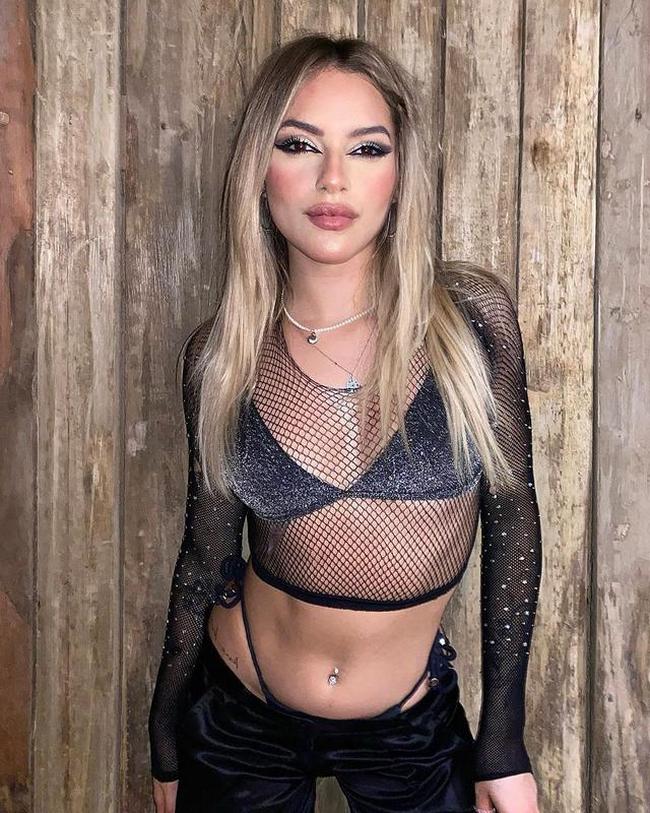 Fotos de Sandri Oliveira, modelo que est em relacionamento com Richarlison, da Seleo Brasileira