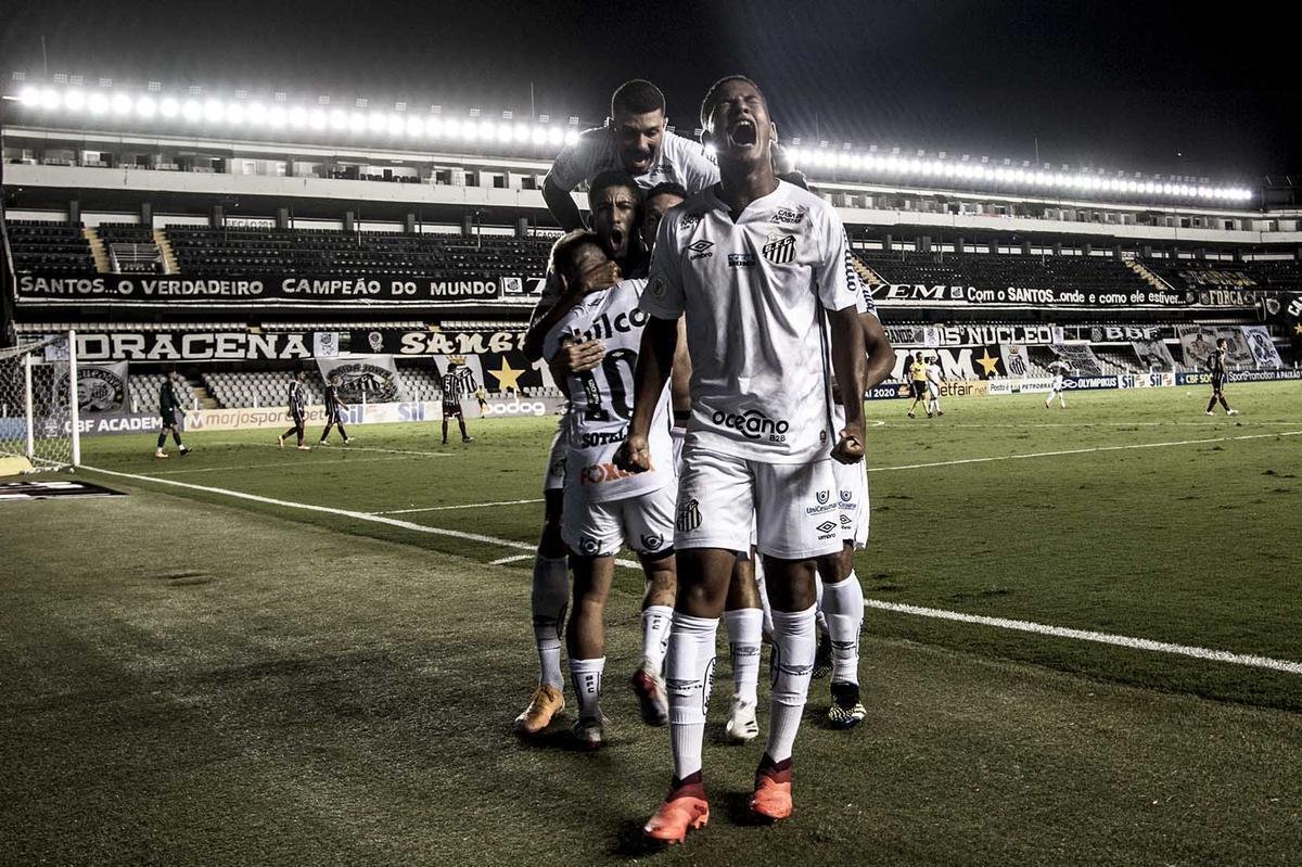 #2 - Santos: 1097 pontos em 704 jogos (305 vitórias, 182 empates e 217 derrotas). Título: 2004