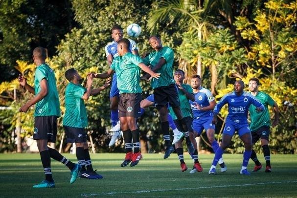 Fotos da vitria do Cruzeiro sobre o Inter de Minas por 2 a 0, neste sbado, na Toca da Raposa 2