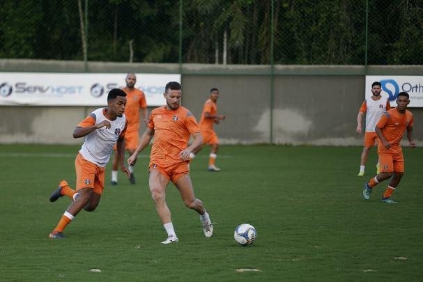 Após empate contra o Globo-RN em Ceará-mirim, o Santa Cruz iniciou sua preparação para o Clássico das Emoções contra o Náutico, com treinamentos físico e tático comandados por Milton Mendes