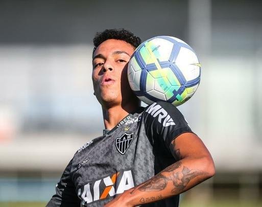 Bruninho - Destaque do Atltico na Copinha deste ano, Bruninho teve minutos de jogo com Levir Culpi em 2018. Em 2019, deve ser aproveitado no comeo do ano e pode mostrar futebol para seguir entre as alternativas do treinador.