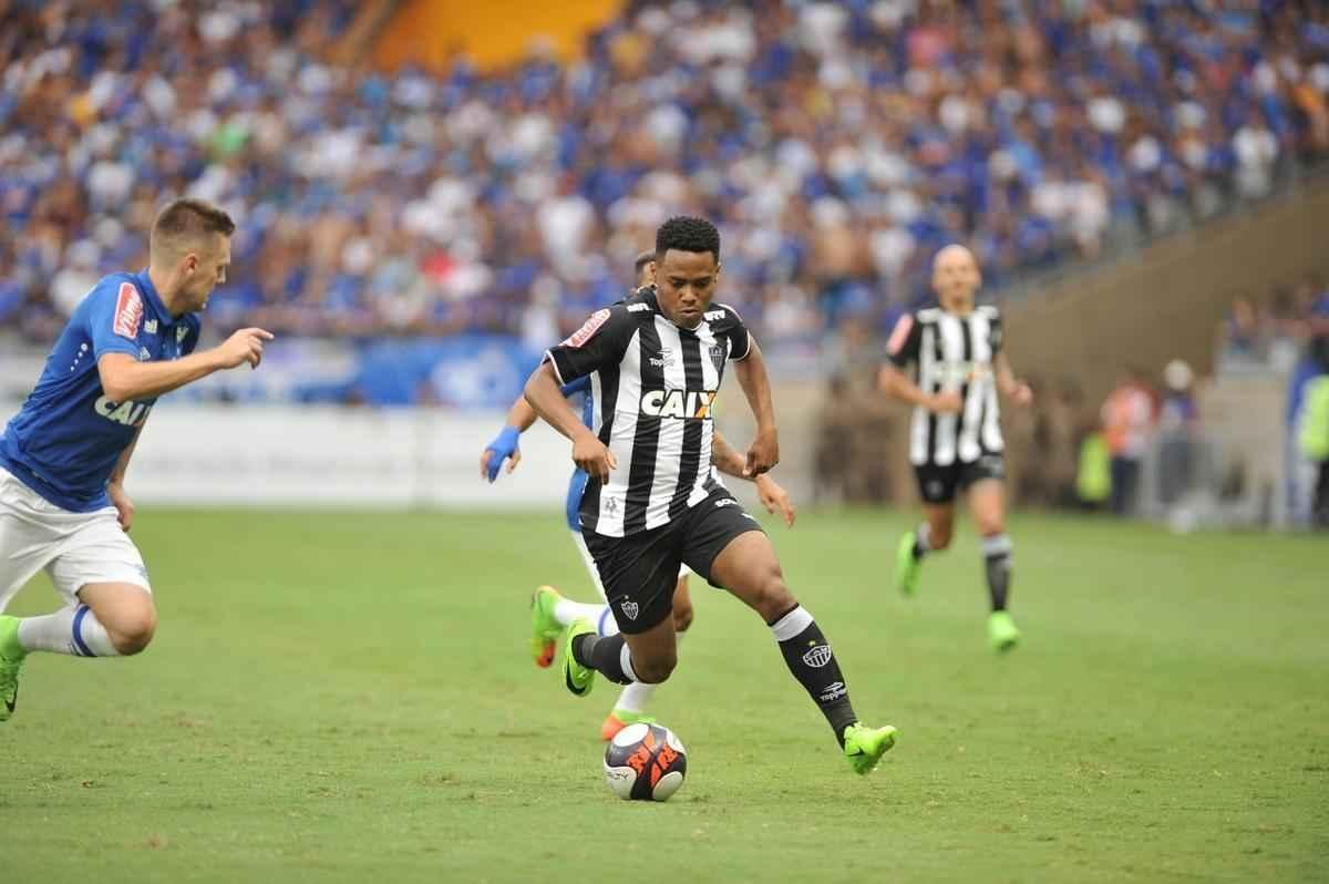 No segundo tempo, jogo ficou mais tenso. Arrascaeta fez 2 a 0 para o Cruzeiro, e Elias diminuiu para o Galo