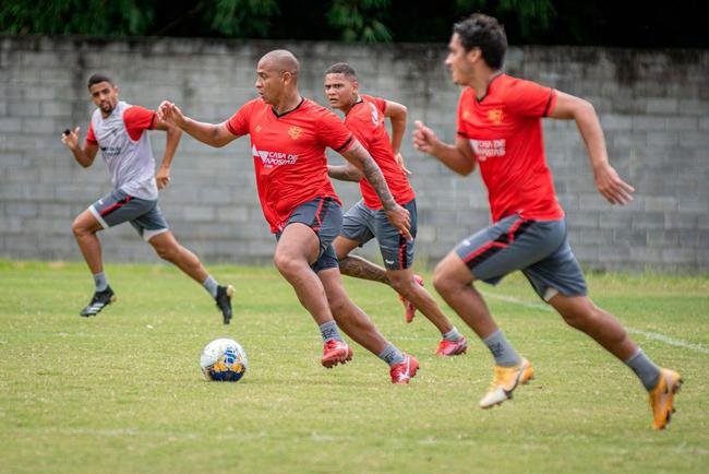 Vitria: 8 jogos, 4 vitrias, 3 empates e 1 derrota. Atuou pelo Campeonato Baiano, Copa do Nordeste e Copa do Brasil. Avanou  segunda fase do torneio mata-mata.
