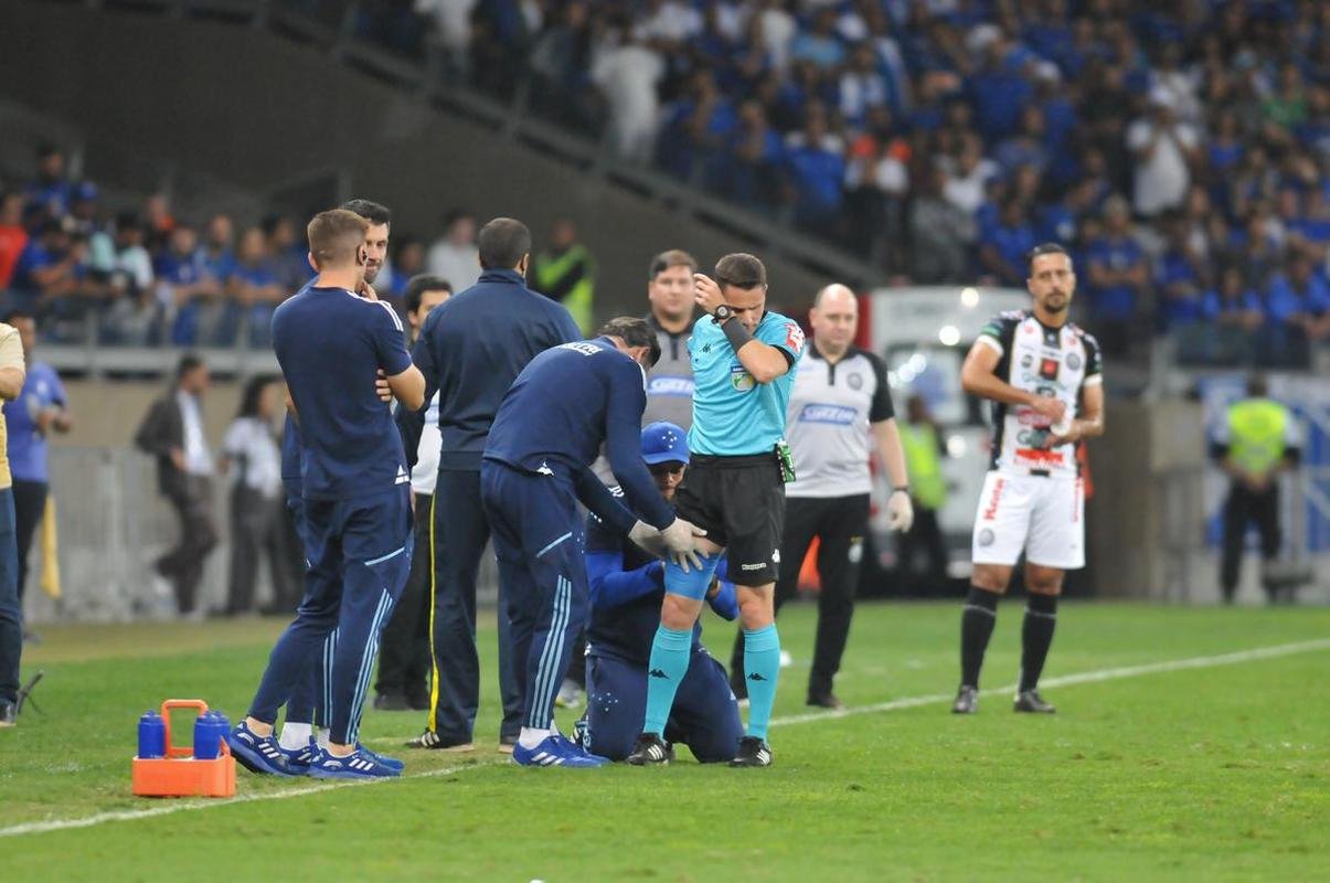 As melhores fotos do jogo entre Cruzeiro e Operrio-PR, no Mineiro, em Belo Horizonte, pela 29 rodada da Srie B do Brasileiro