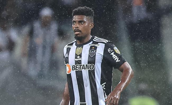 Jemerson, zagueiro do Atltico, em ao na derrota para o Palmeiras