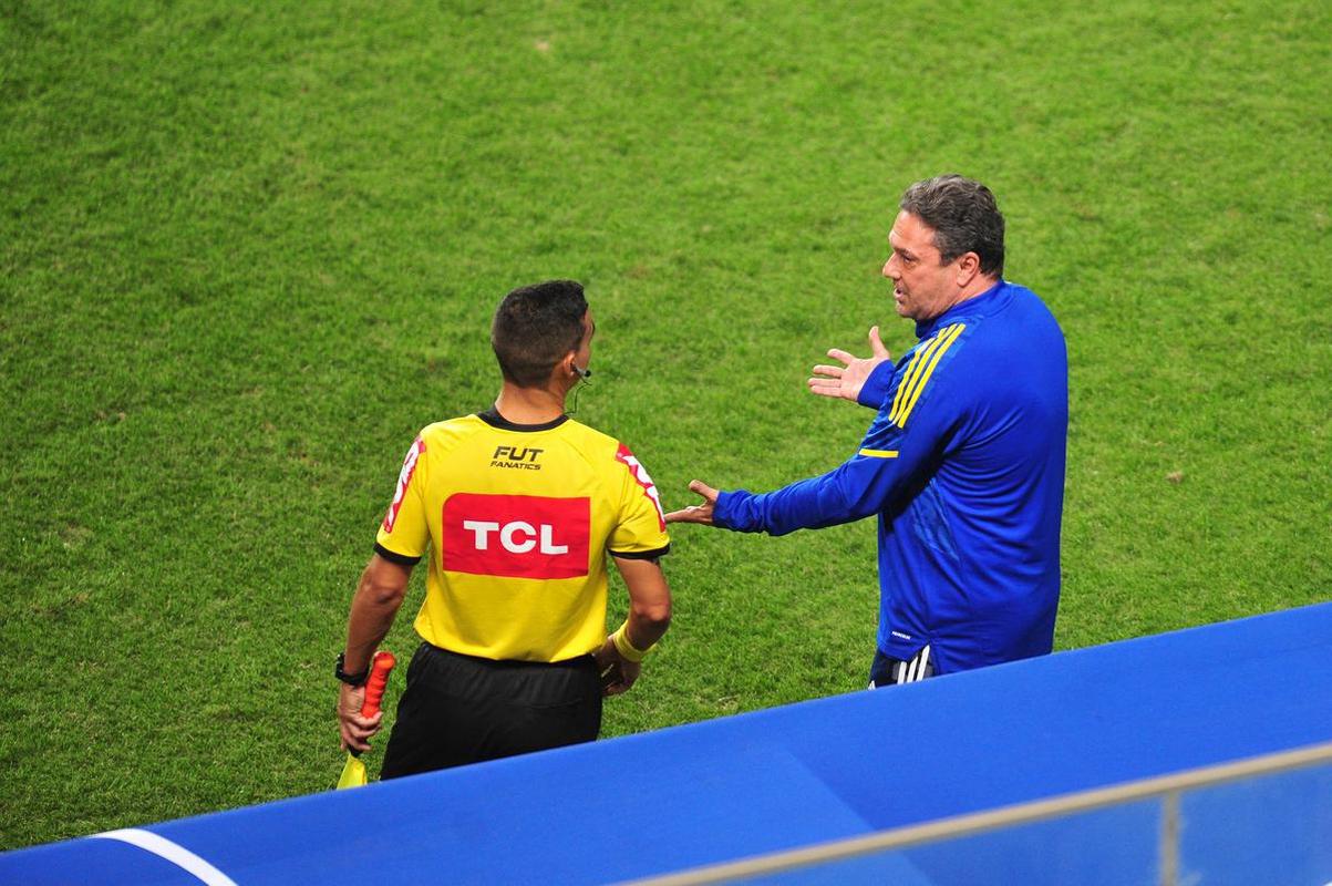 Fotos do duelo entre Cruzeiro e Vitria, no Independncia, em Belo Horizonte, pela 17 rodada da Srie B do Campeonato Brasileiro