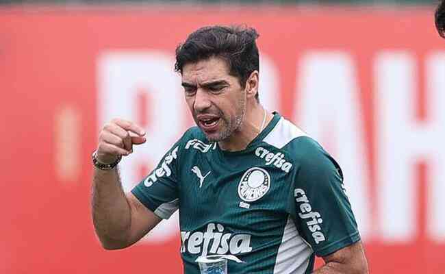 Abel Ferreira, tcnico do Palmeiras, durante treino nesta tera-feira (24)