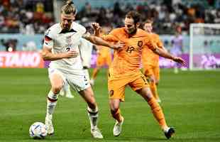 Lances do jogo entre Holanda e Estados Unidos pelas oitavas de final da Copa do Mundo.