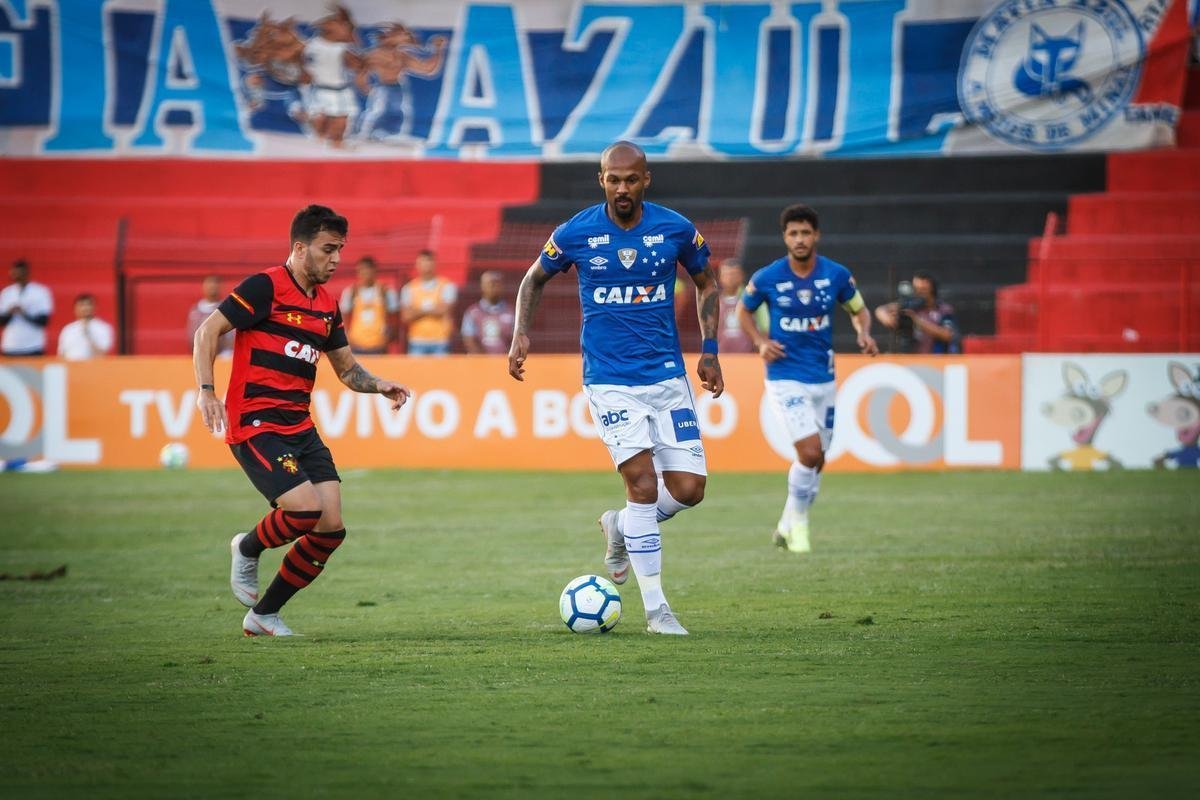 Fotos de Sport x Cruzeiro, na Ilha do Retiro, pela 24 rodada do Campeonato Brasileiro