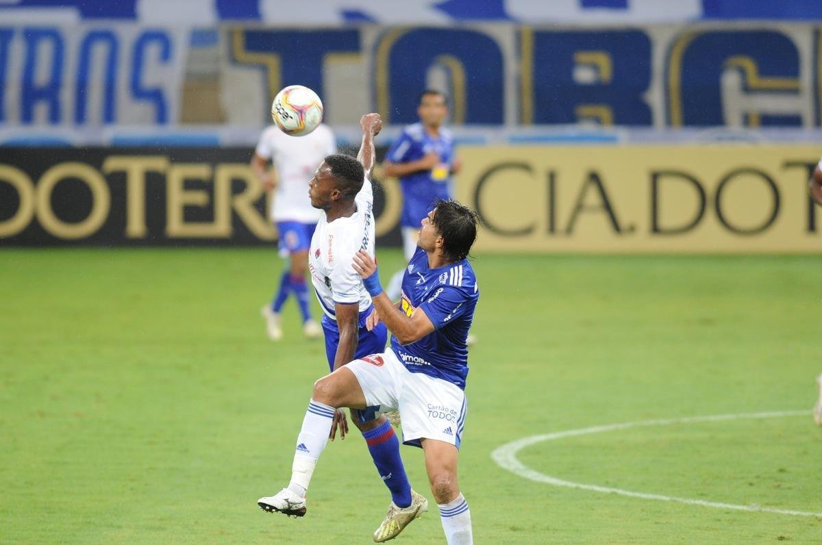 Fotos do jogo entre Cruzeiro e Paran Clube, no Mineiro, em Belo Horizonte, pela 19 rodada da Srie B do Campeonato Brasileiro