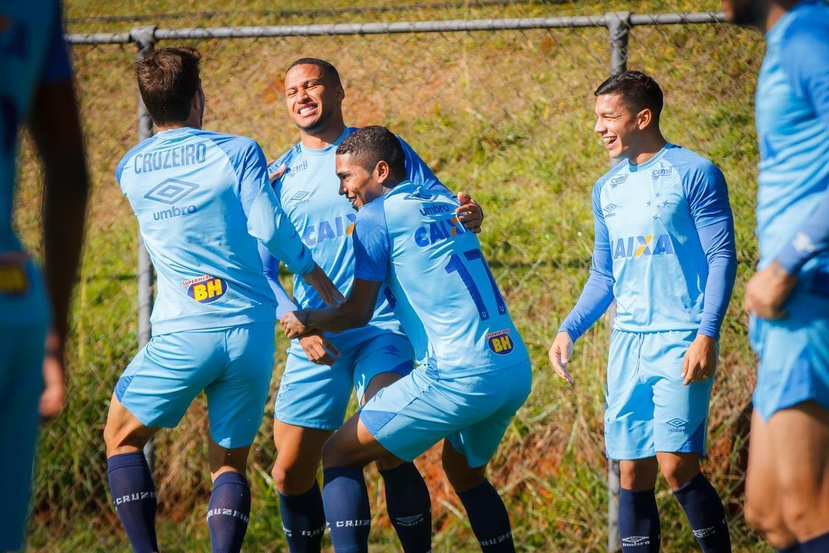 Imagens do ltimo treino do Cruzeiro antes do jogo contra o Cear, pelo Campeonato Brasileiro