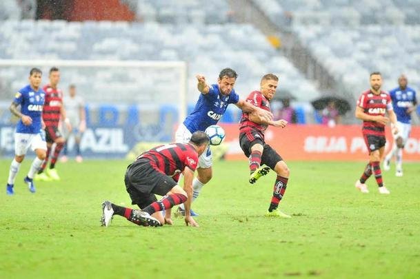 Cruzeiro x Flamengo: fotos do jogo vlido pela 37 rodada do Brasileiro, neste domingo (25/11), no Mineiro (Ramon Lisboa/EM D.A Press)