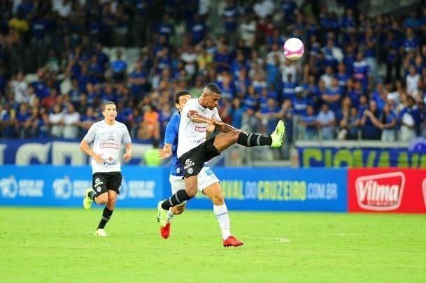 Imagens do jogo entre Cruzeiro e Tupi, no Mineiro