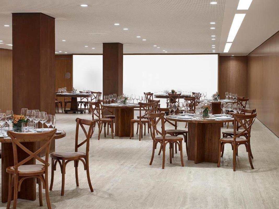 Luxuoso hotel Fasano  a 'casa' de Ronaldo em Belo Horizonte. Dono de 90% da SAF do Cruzeiro se hospeda sempre no local e realiza reunies com sua equipe e parceiros. 