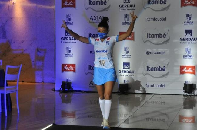 Time Feminino de V�lei do Minas foi apresentado nesta quarta-feira (11/10)