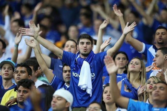 Imagens da torcida do Cruzeiro, no Mineiro, para o jogo com o Atltico-PR