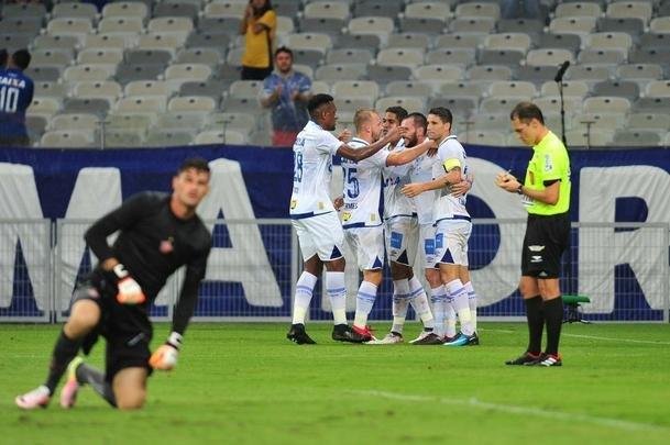 Cruzeiro vence Boa Esporte e segue invicto e lder do Campeonato Mineiro 