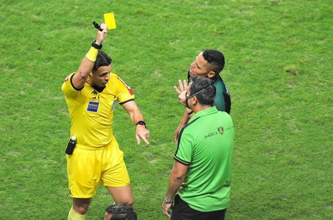 Fotos do jogo entre Amrica e So Paulo, no Independncia, em BH, pela ltima rodada do Campeonato Brasileiro de 2021