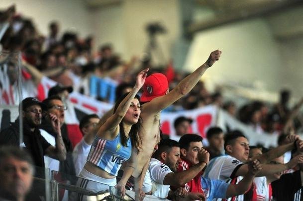 Fotos das torcidas de Cruzeiro e River Plate, no Mineiro, pela Copa Libertadores 2019
