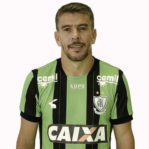 Leandro Donizete (volante) -  emprestado pelo Santos at o fim de 2018