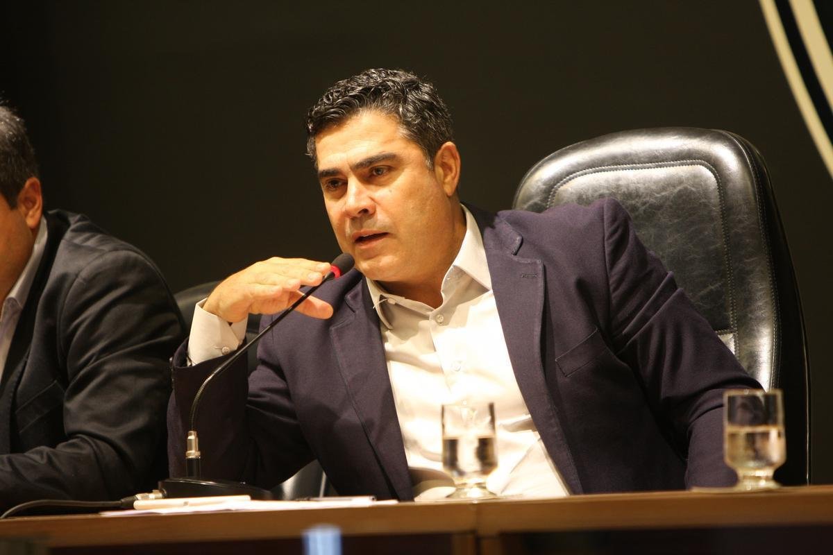 Veja imagens da entrevista coletiva de Srgio Sette Cmara