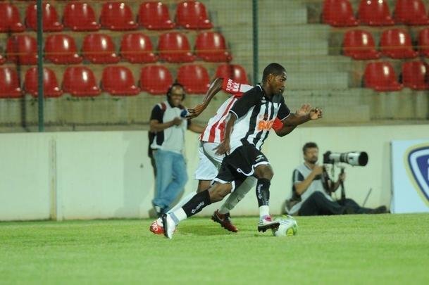 Jobson - Também contratado para a temporada 2011, estreou no amistoso contra o River Plate, do Uruguai, na Arena do Jacaré, com assistência para o gol de Ricardinho. O confronto terminou empatado por 1 a 1. Pouco mais de dois meses após ser contratado, alegou que estava insatisfeito em Belo Horizonte e pediu a rescisão contratual.