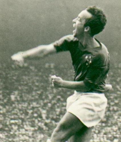 Sete títulos - Tostão (atacante). Período: 1964 a 1972. Conquistas: Campeonato Brasileiro (1966), Mineiro (1965, 1966, 1967, 1968, 1969 e 1972).