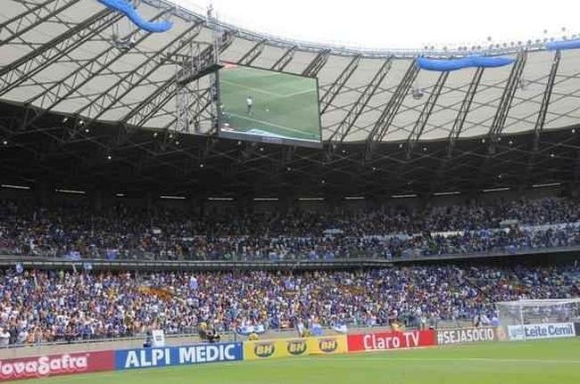 Fotos exclusivas do clssico entre Atltico e Cruzeiro na reabertura do novo Mineiro