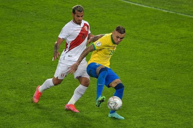 Brasil e Peru se enfrentaram no Estdio Nilton Santos, pelas semfinais da Copa Amrica 