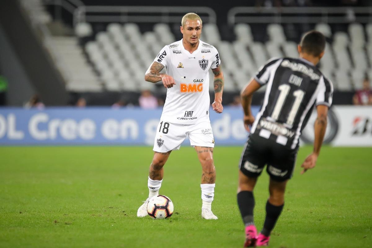 Fotos do duelo entre Botafogo e Atltico, no Estdio Nilton Santos, no Rio, pela ida das oitavas de final da Copa Sul-Americana