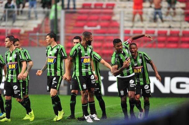 Fotos do duelo entre Amrica e Vitria, no Independncia, pela 36 rodada da Srie B do Brasileiro