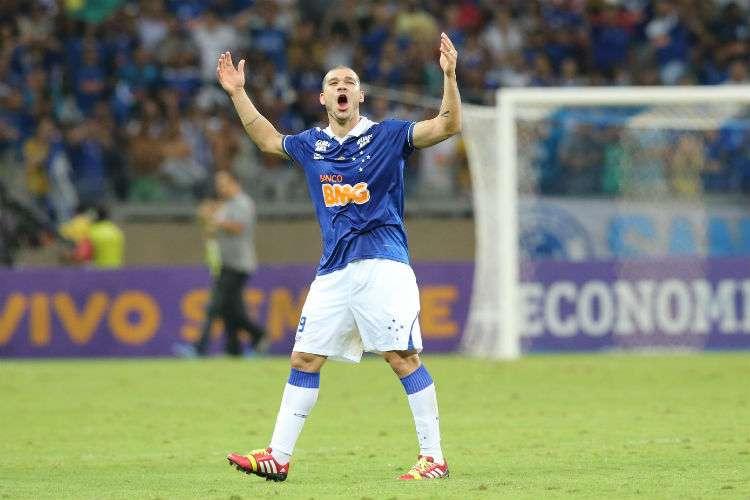 Nilton diz que defenderia o Cruzeiro at