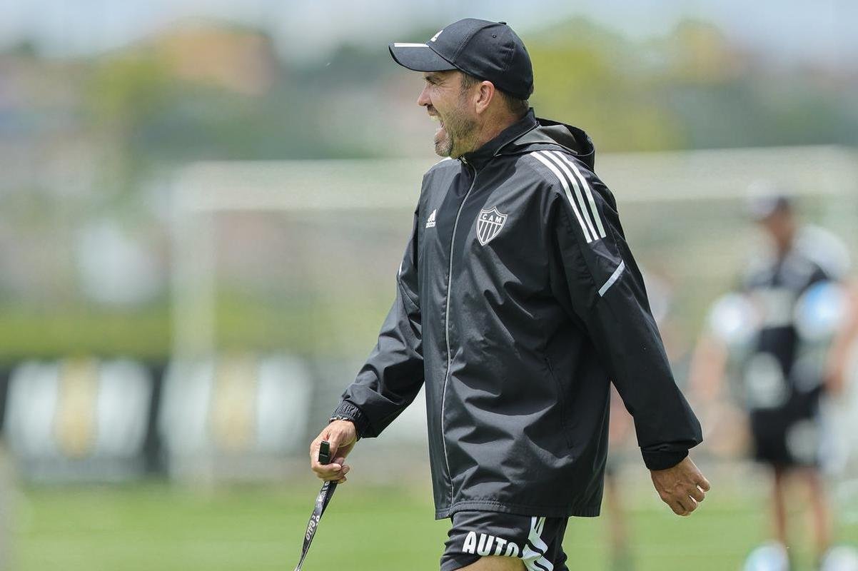 Atltico teve um dia de folga aps o empate com o Cruzeiro no clssico. Elenco de Coudet retomou atividades na Cidade do Galo na tarde desta quarta-feira (15/2).