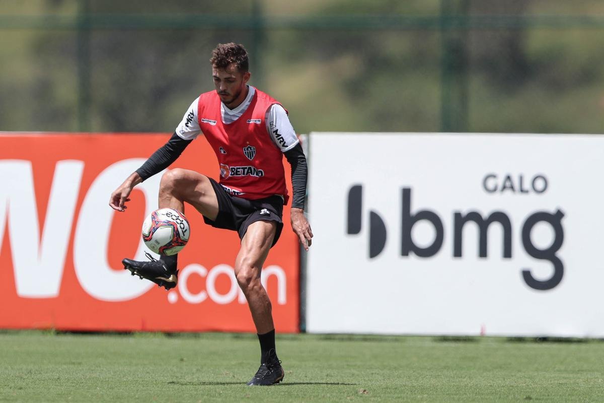 Primeiro treino comandado por Cuca desde a volta ao Atltico
