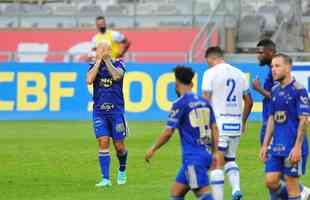 Com gols de Marcos Serrato e Renato (2), o Ava venceu o Cruzeiro por 3 a 0, neste sbado, no Mineiro, pela 12 rodada da Srie B