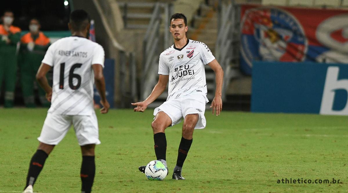 #23 - Felipe Aguilar (do Santos para o Athletico Paranaense) - R$ 10 milhões