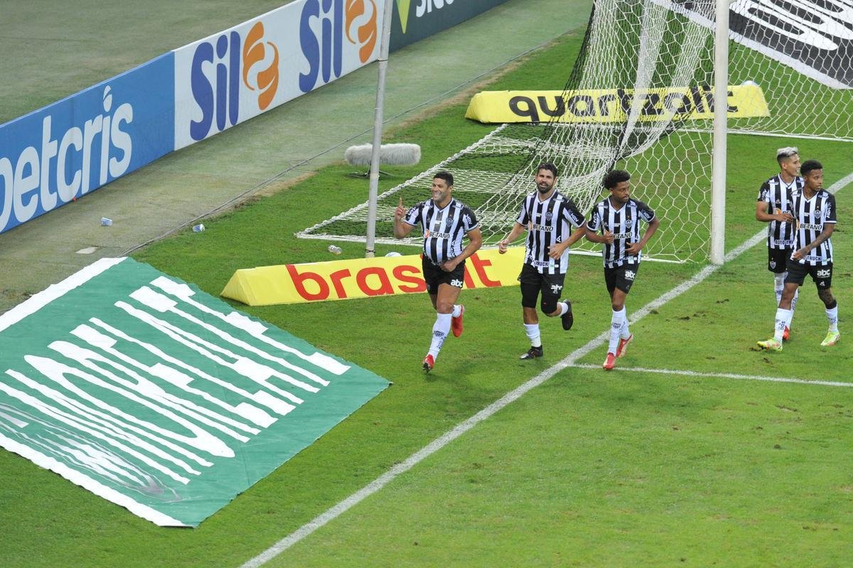 Fotos do gol de Hulk sobre o Sport. Foi segundo gol do Atltico na vitria por 3 a 0 pela 21 rodada do Brasileiro
