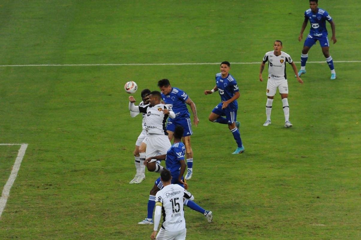 Fotos do jogo entre Cruzeiro e Sport, no Mineiro, em Belo Horizonte, pela 15 rodada da Srie B do Campeonato Brasileiro (28/6/2022)