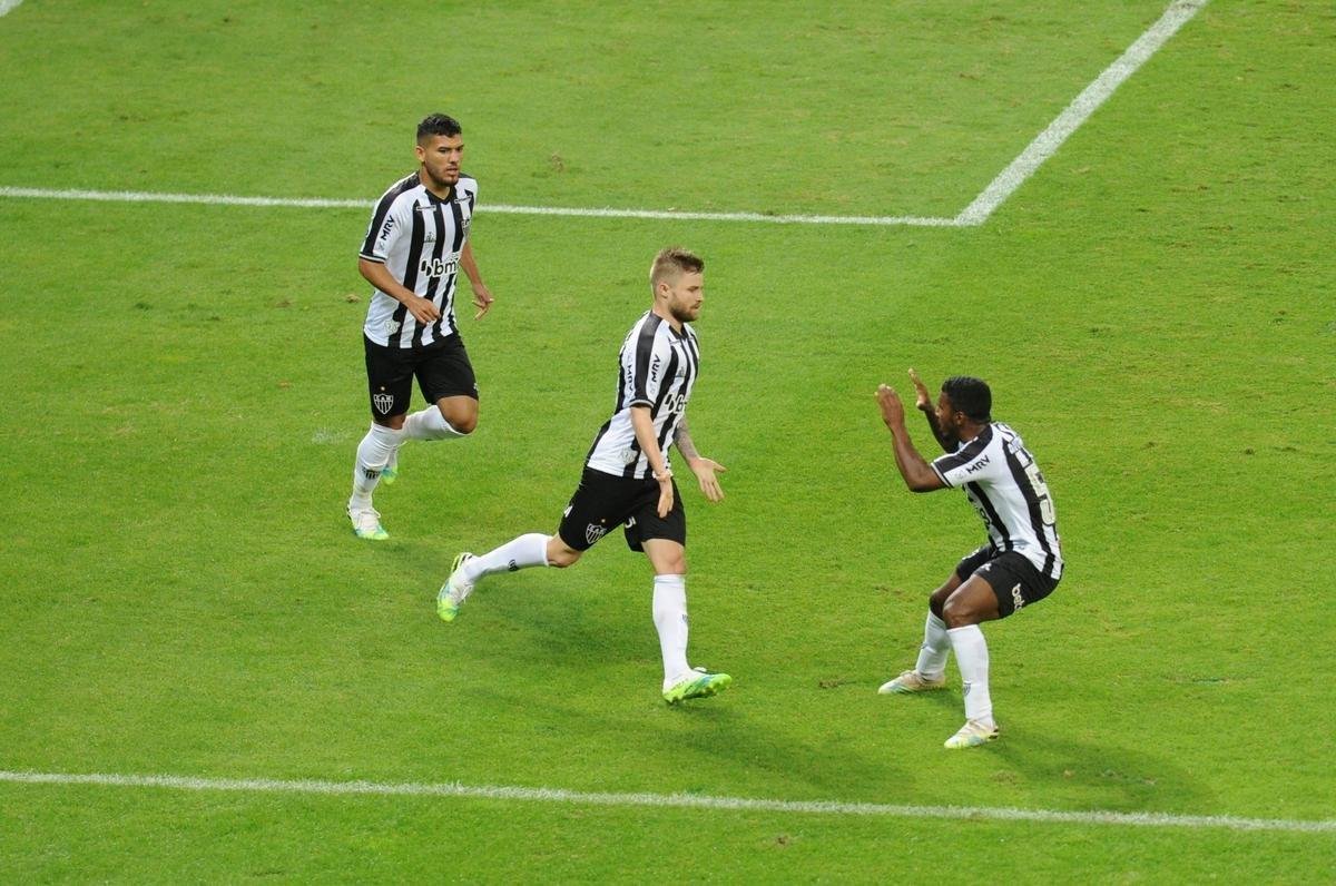 No segundo tempo, o Tombense saiu na frente, com gol de pnalti de Rubens. Logo depois, Sasha empatou para o Galo, aps falha pontual do goleiro Felipe. 