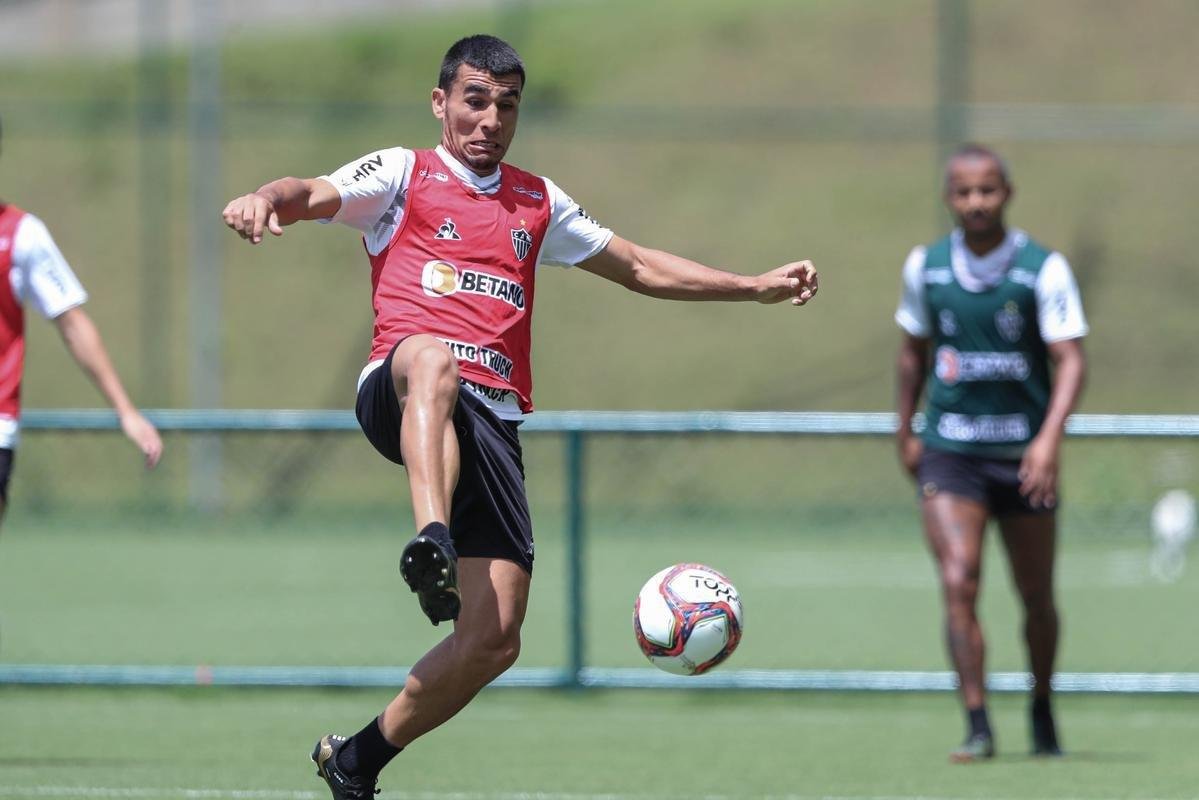 Primeiro treino comandado por Cuca desde a volta ao Atltico