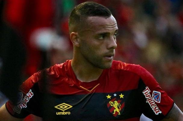 Em campo, Sport e Criciúma se enfrentaram pela 34ª rodada da Série B